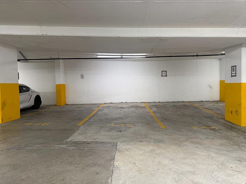 2803 688 Abbott Street