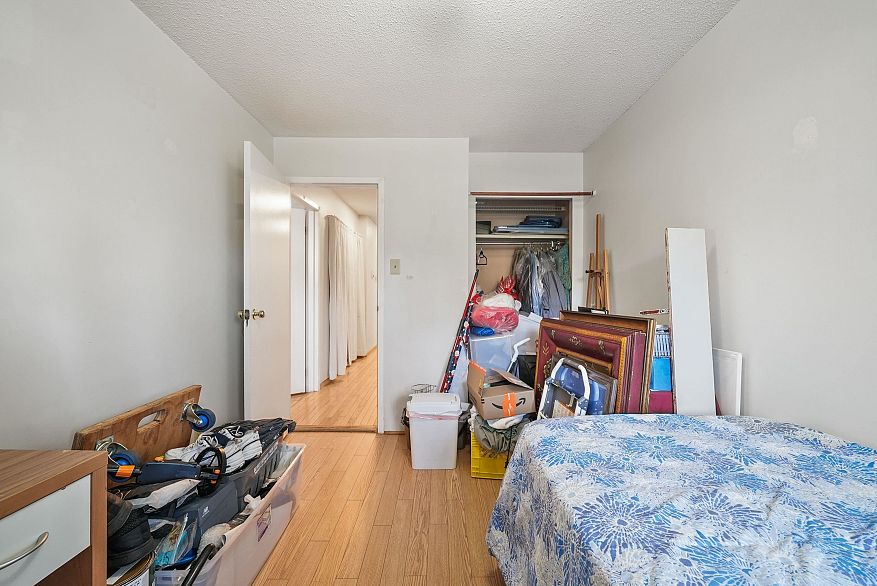 202 8770 Laurel Street