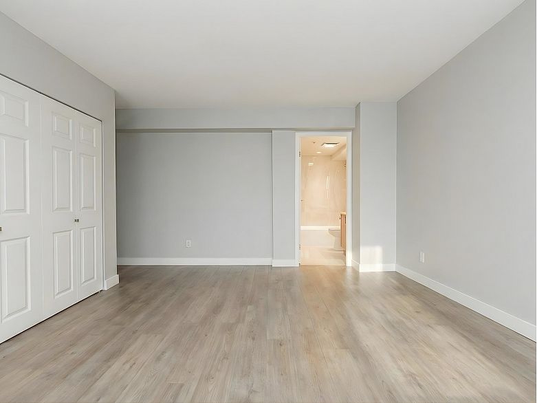 1102 1318 Homer Street