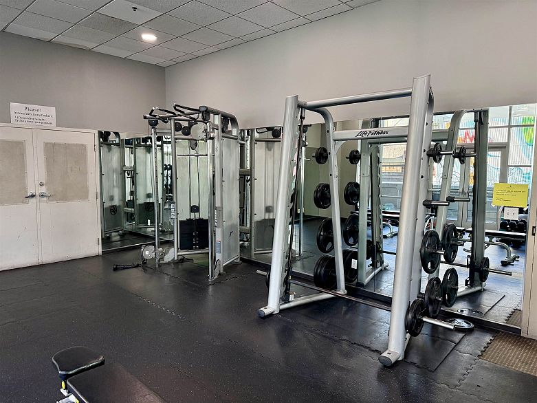 1701 438 Seymour Street