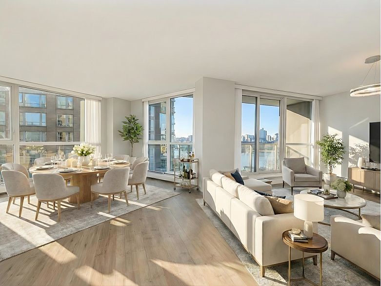 1102 1318 Homer Street