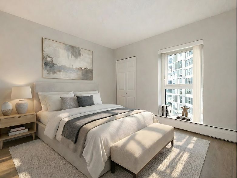 1102 1318 Homer Street