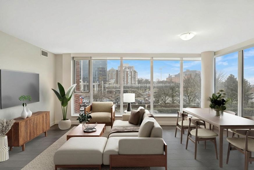 613 1618 Quebec Street