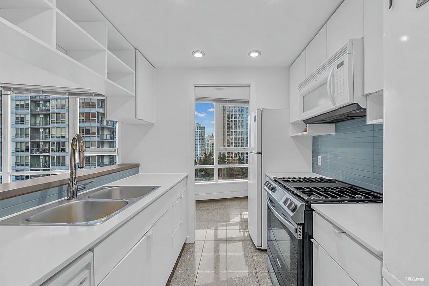 1202 928 Beatty Street