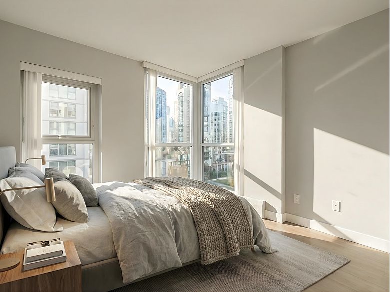 1102 1318 Homer Street