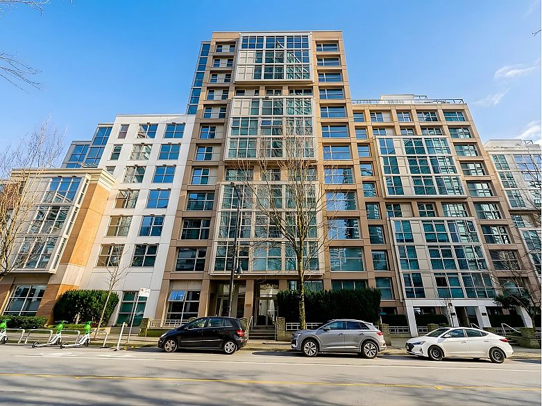 1102 1318 Homer Street