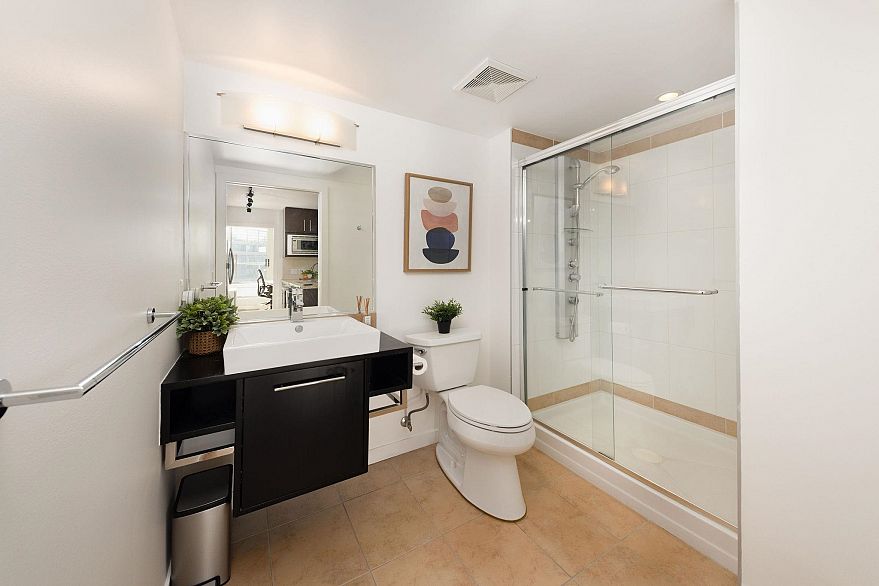 3705 188 Keefer Place