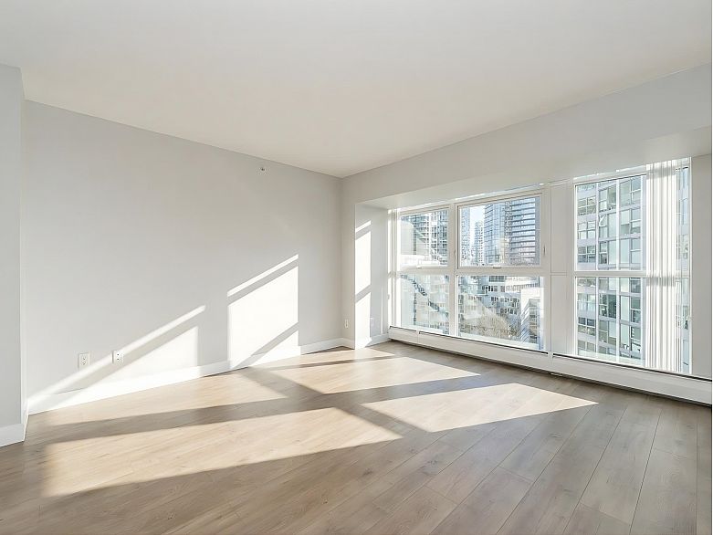 1102 1318 Homer Street