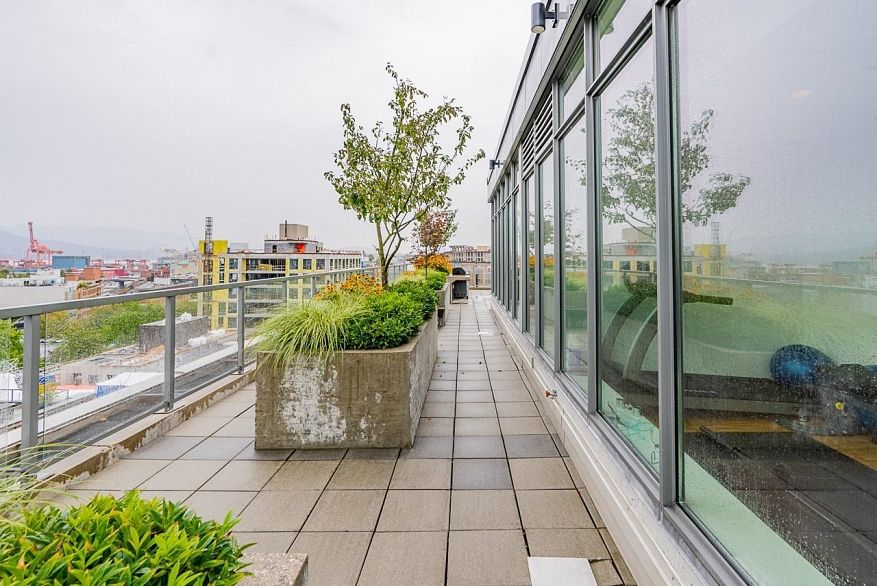 1011 66 W Cordova Street