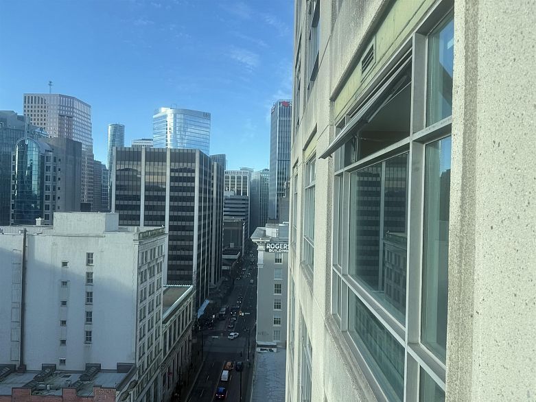 1701 438 Seymour Street