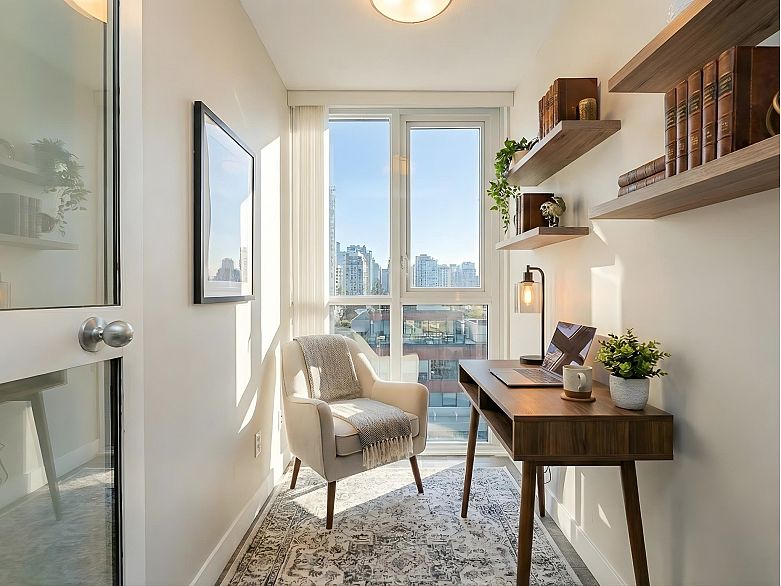 1102 1318 Homer Street