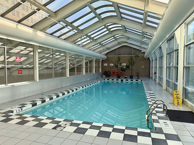 1701 438 Seymour Street