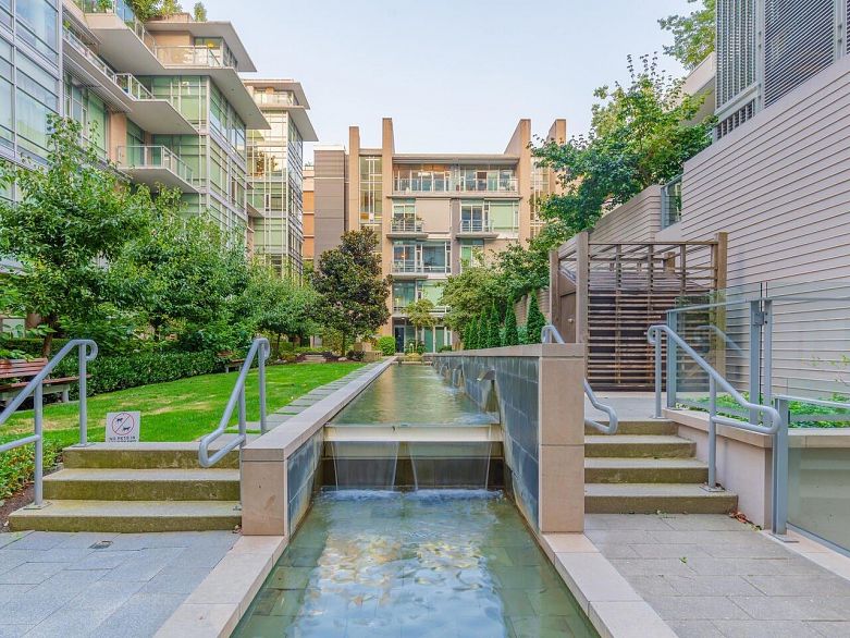 604 1616 COLUMBIA STREET, Vancouver BC V5Y 0B7