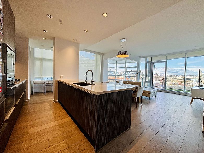 604 1616 COLUMBIA STREET, Vancouver BC V5Y 0B7