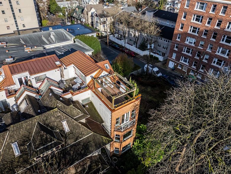 1407 Pendrell Street