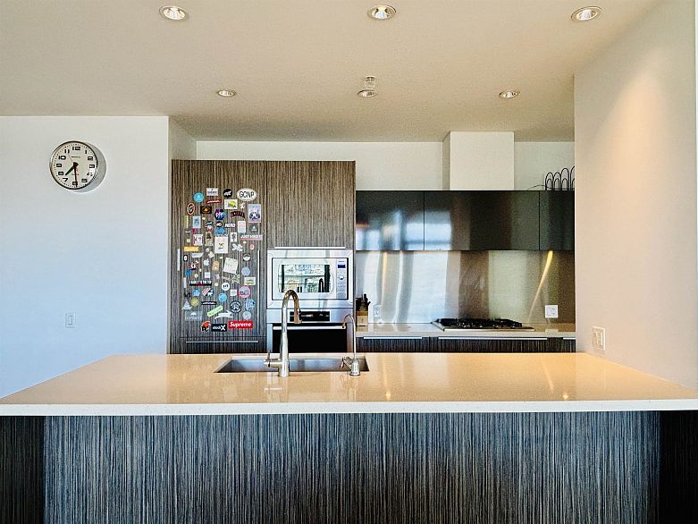 604 1616 COLUMBIA STREET, Vancouver BC V5Y 0B7