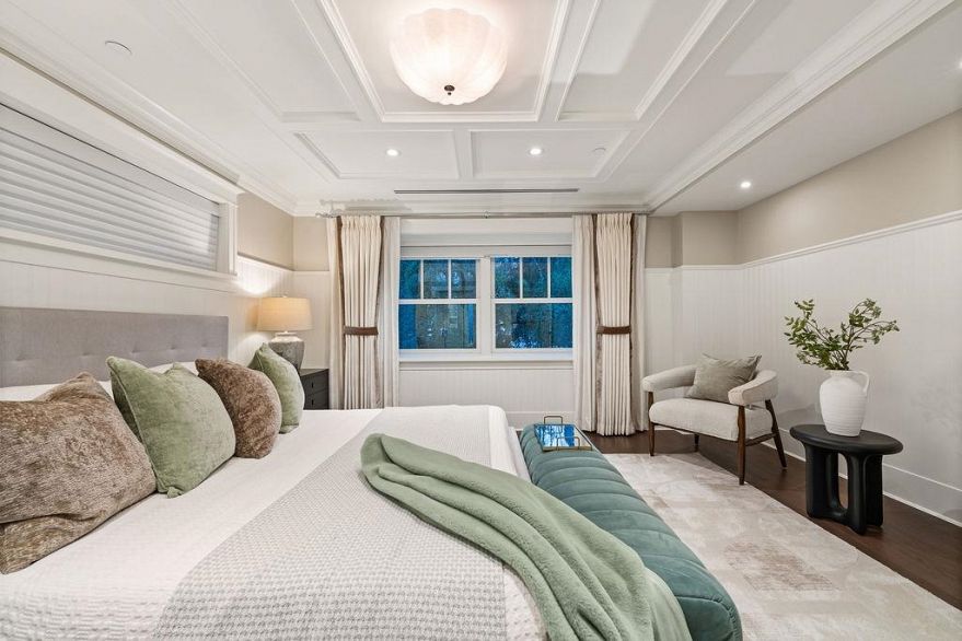 993 Broughton Street