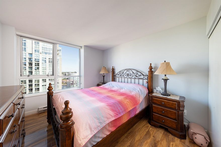 3601 1438 Richards Street