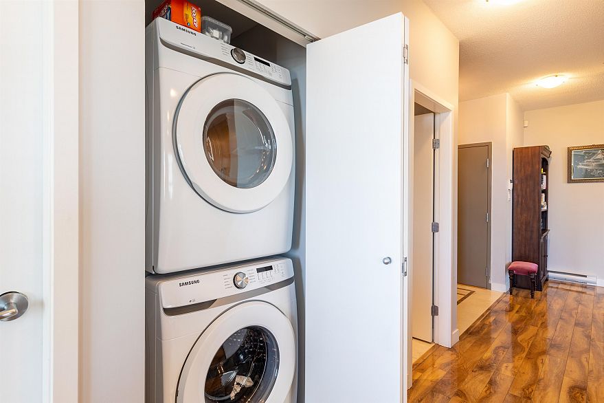 3601 1438 Richards Street