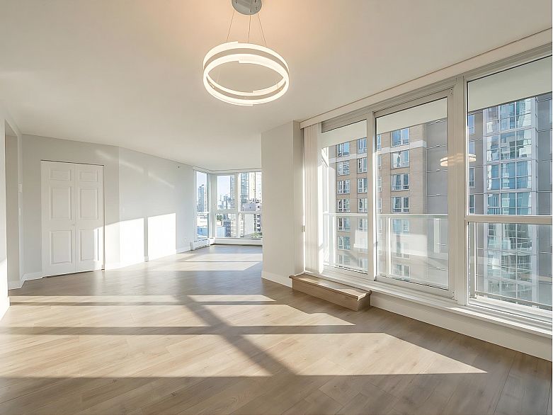 1102 1318 Homer Street