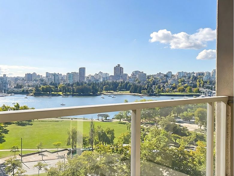 1102 1318 Homer Street