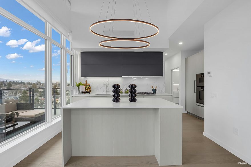 1001 8415 Granville Street