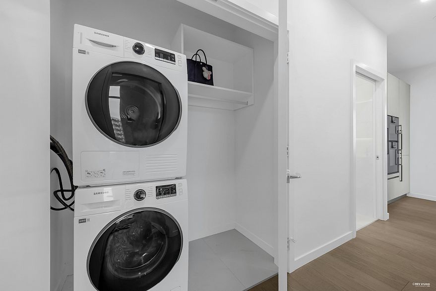 1001 8415 Granville Street