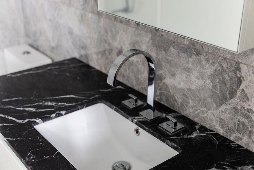 401 6733 Cambie Street