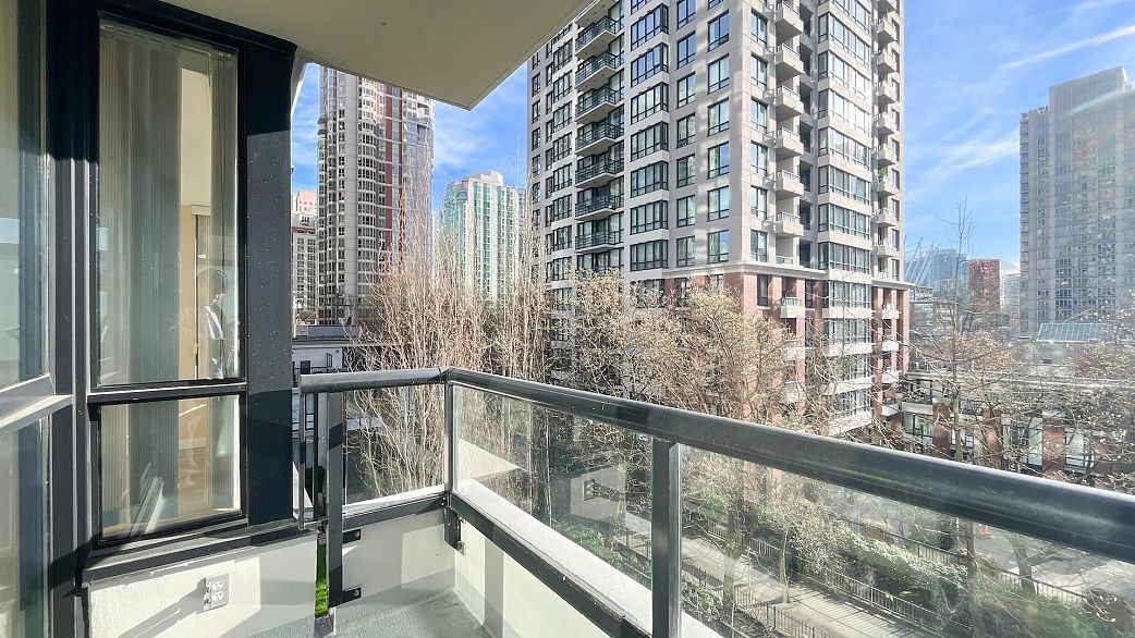 407 928 Homer Street