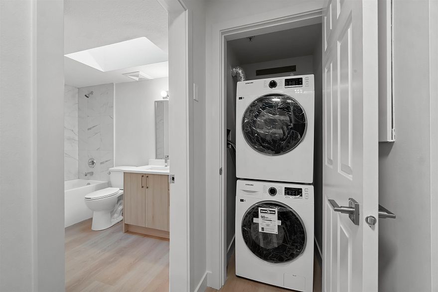 308 2928 Commercial Drive