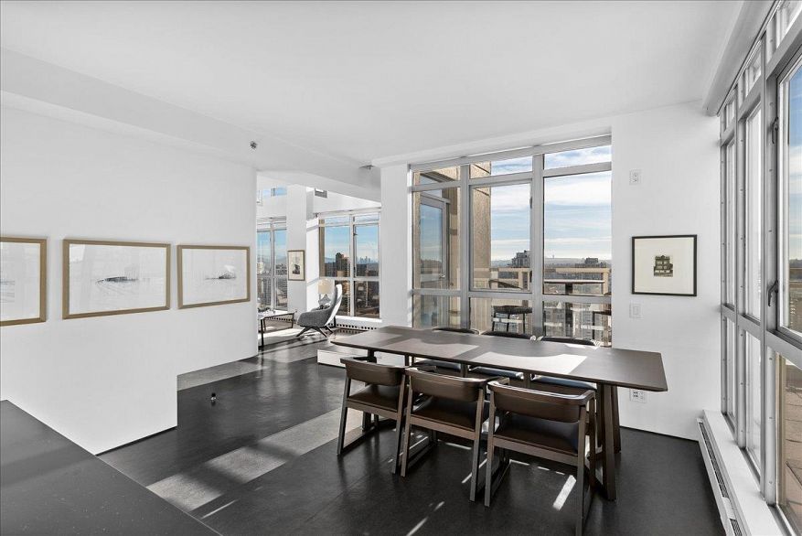 PH 2801 1238 Richards Street