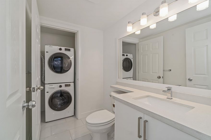 309 2928 Commercial Drive