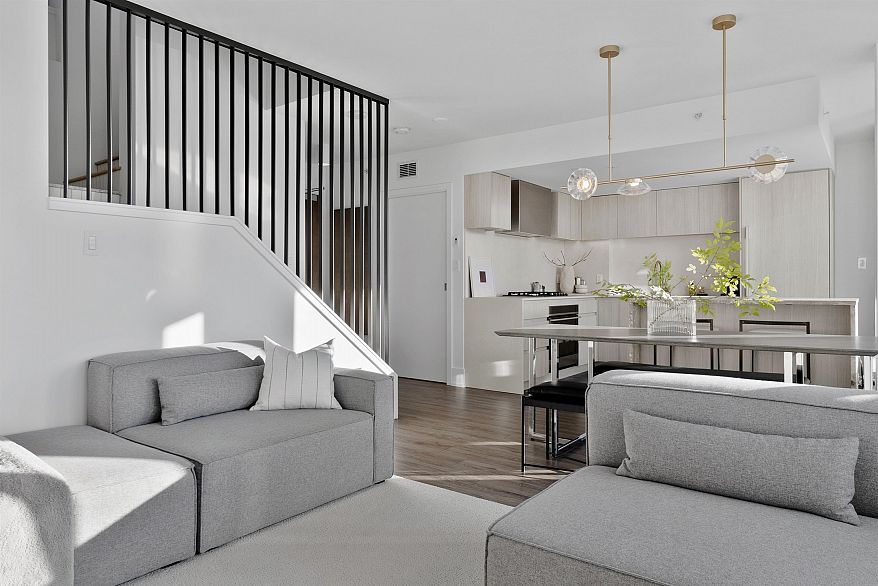 713 1887 Crowe Street