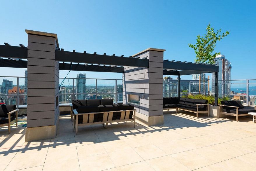 3206 1111 Richards Street