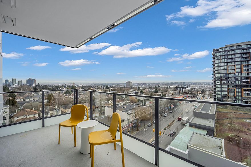 805 8415 Granville Street