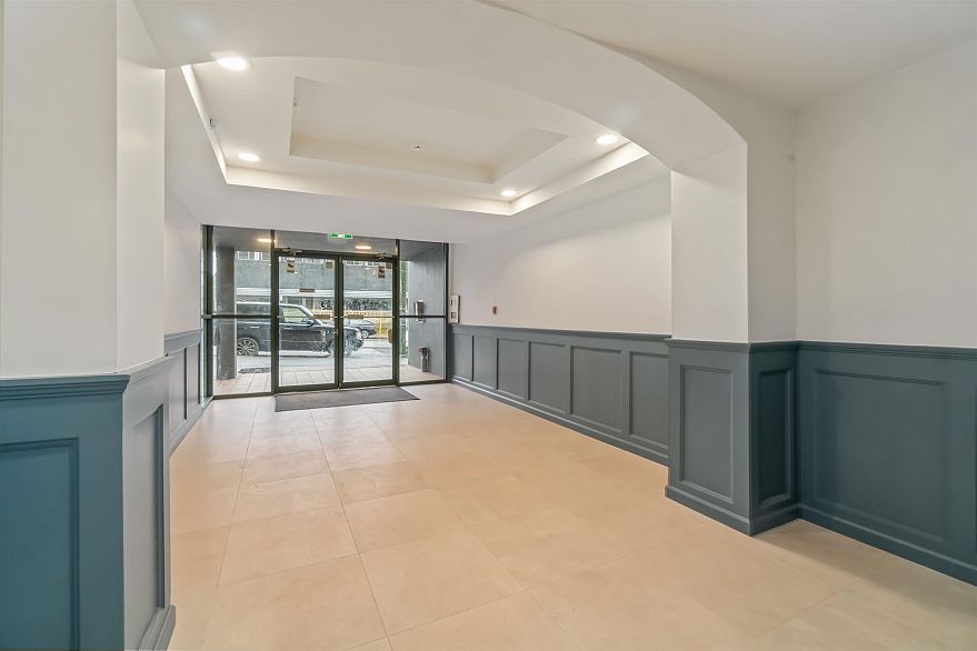 309 2928 Commercial Drive