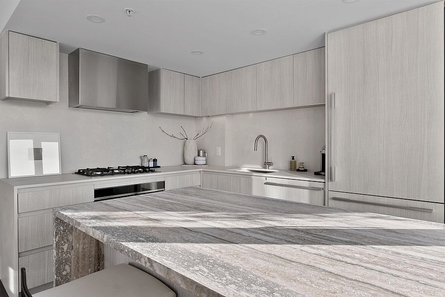 713 1887 Crowe Street