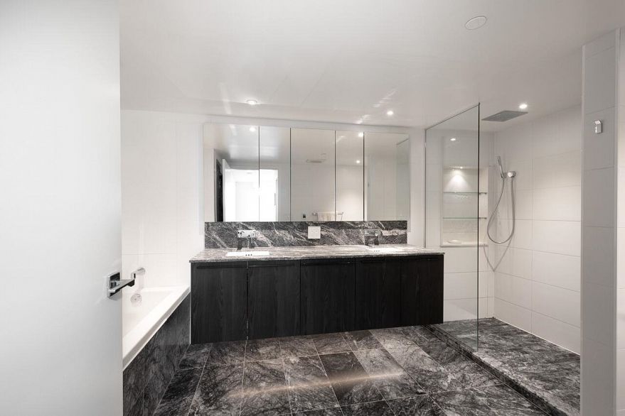 3206 1111 Richards Street