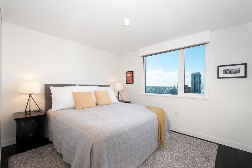 3206 1111 Richards Street