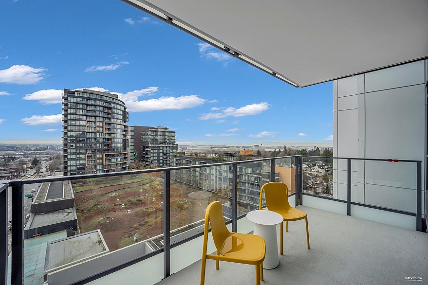 805 8415 Granville Street