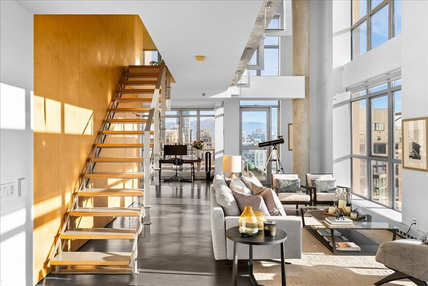 PH 2801 1238 Richards Street