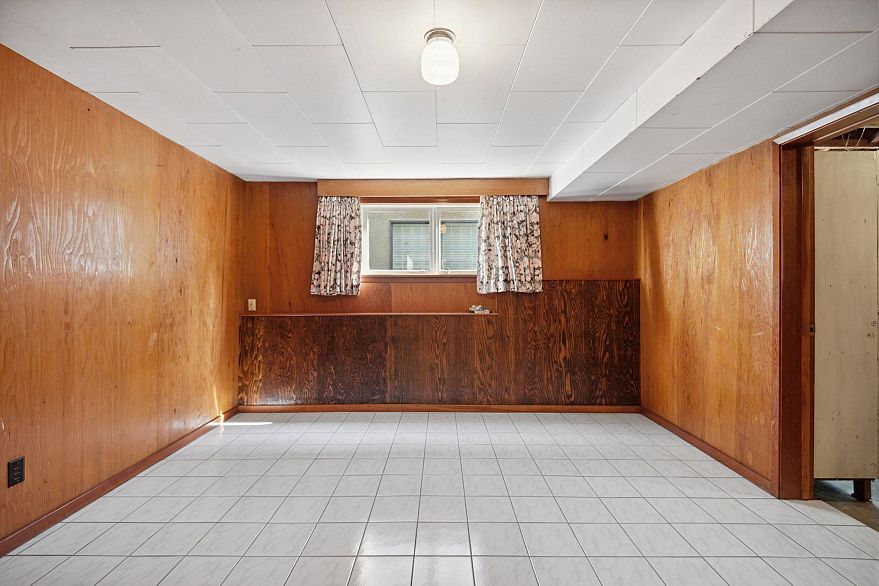 4262 Dumfries Street