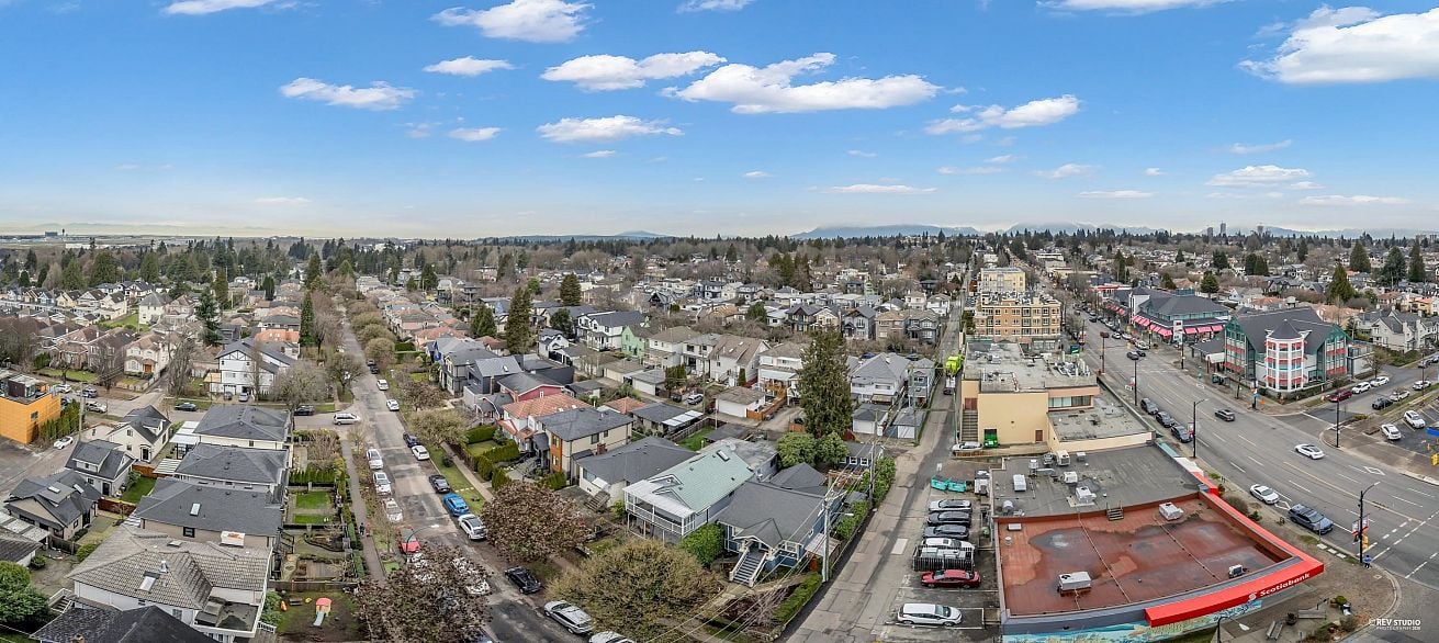 1001 8415 Granville Street