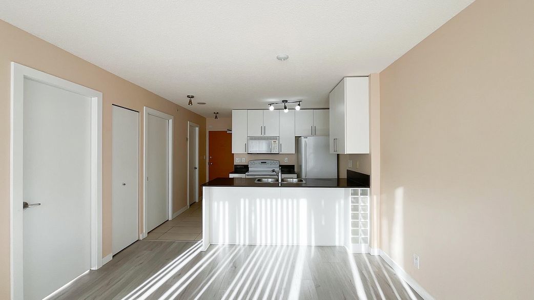 407 928 Homer Street