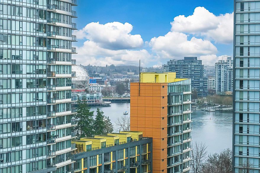 1507 68 Smithe Street