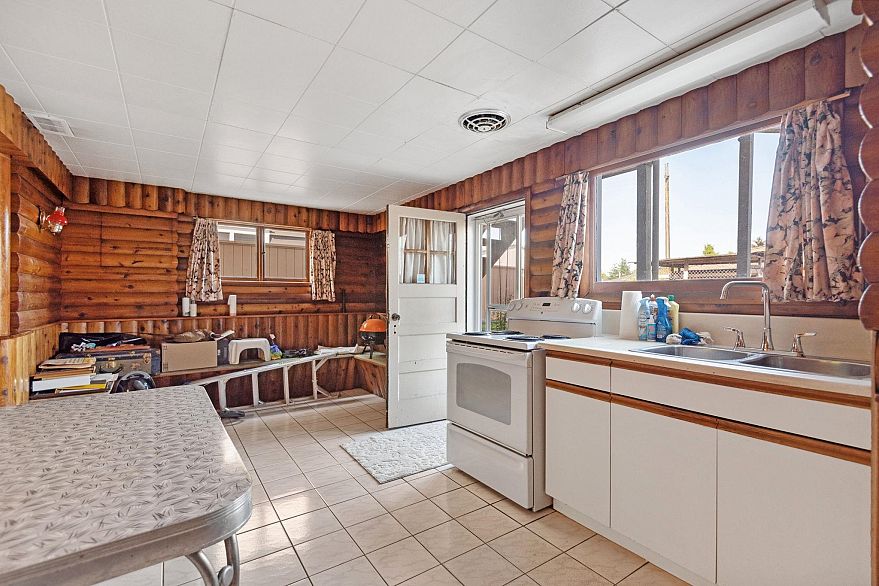 4262 Dumfries Street