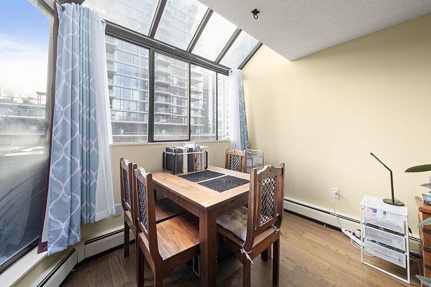 400 1455 Robson Street