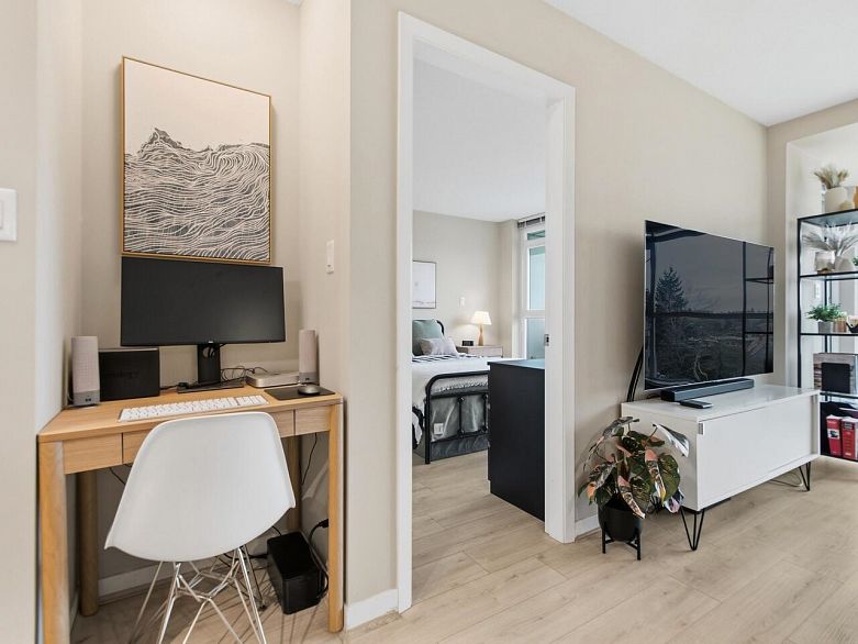 607 2770 Sophia Street