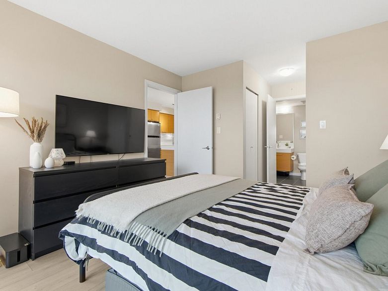 607 2770 Sophia Street