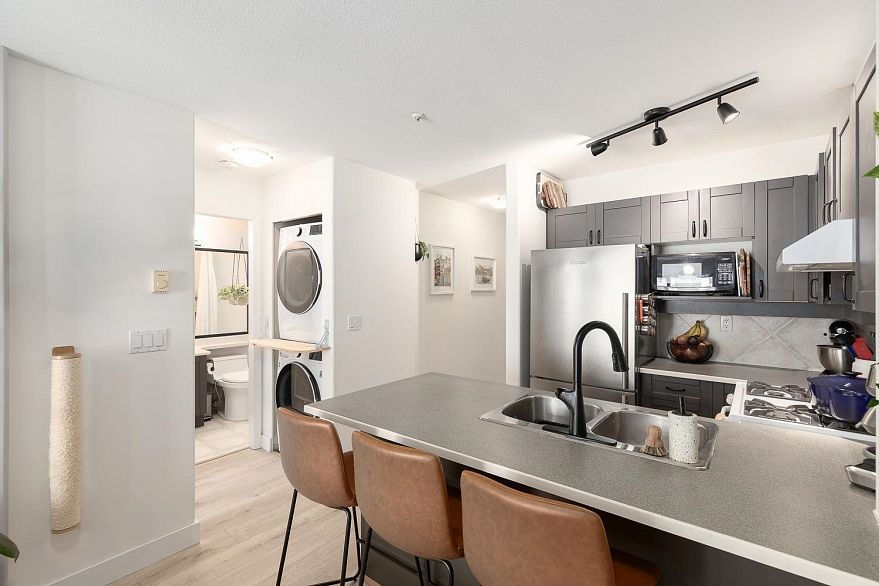 405 2688 Vine Street